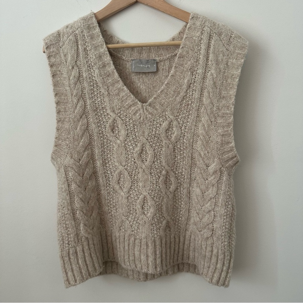 Everlane Women's V-Neck Sweater Vest in Beige